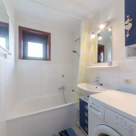 Holiday home Vissershuisje 09-04 With Parking By Interhome